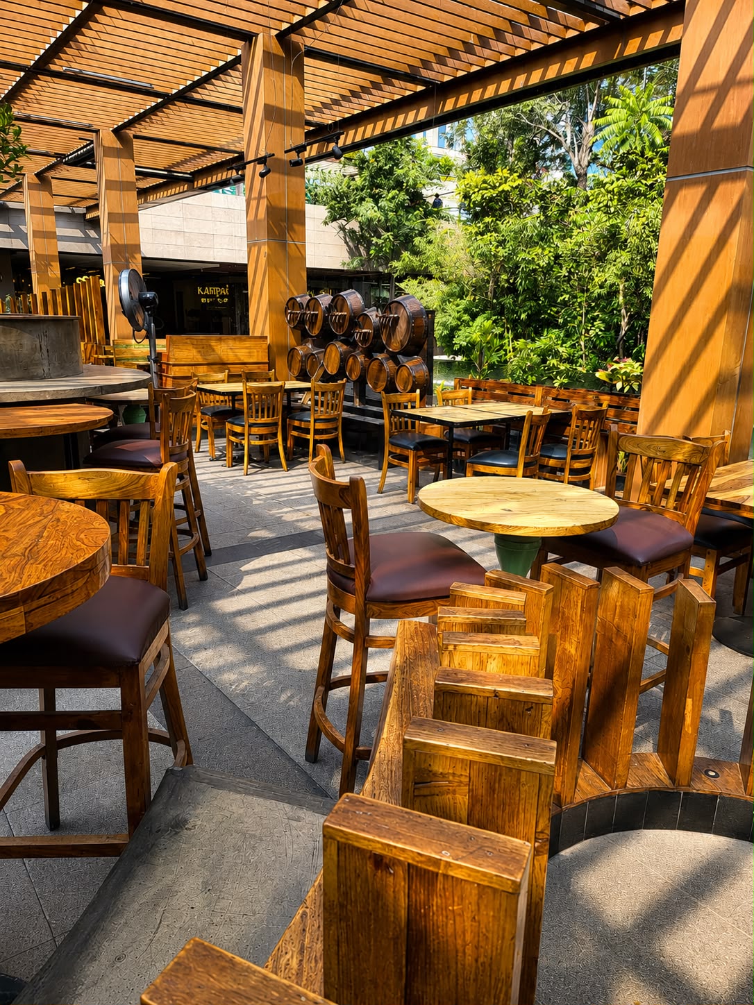 Hotel & Restaurant Equipment Buyers gallery - 2